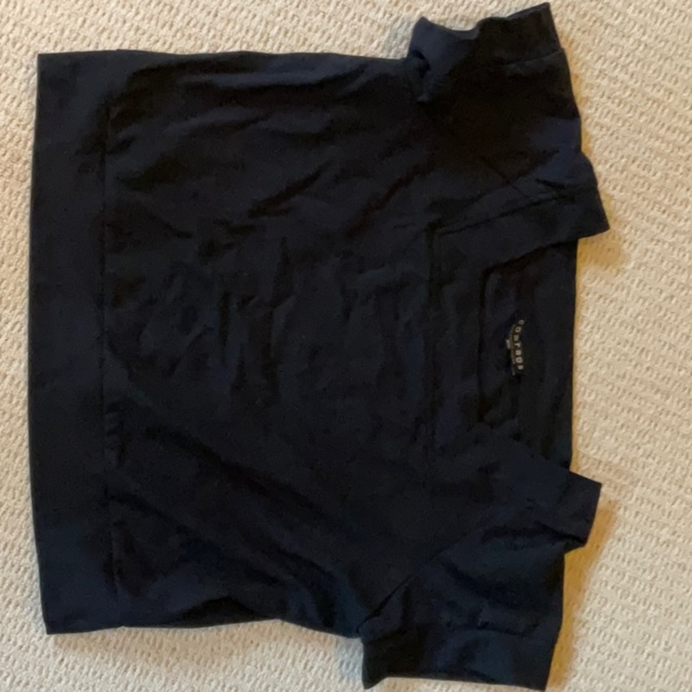 Comrags, black square neck t-shirt in thick and stretchy fabric. Size M.